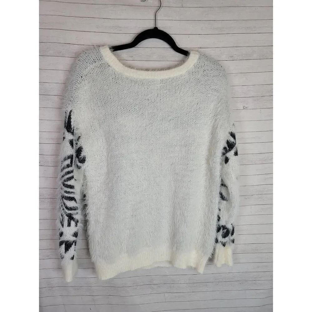 Maurices White Snowflake Eyelash Fuzzy Knit Pullover Sweater, sz Large